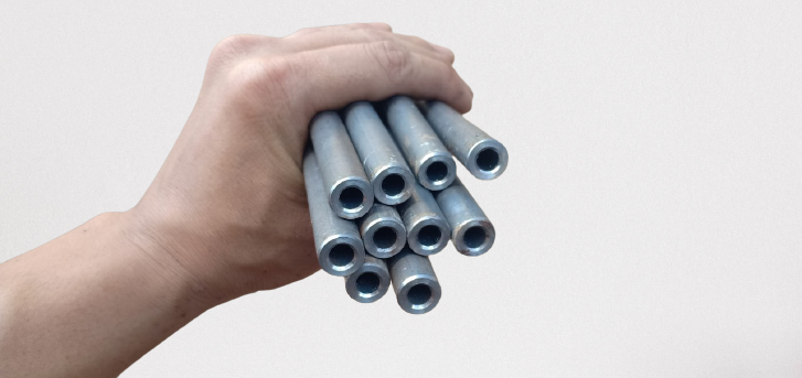 Thanh thép nhập khẩu c45 mạ crom phi 12 lỗ 6ly4