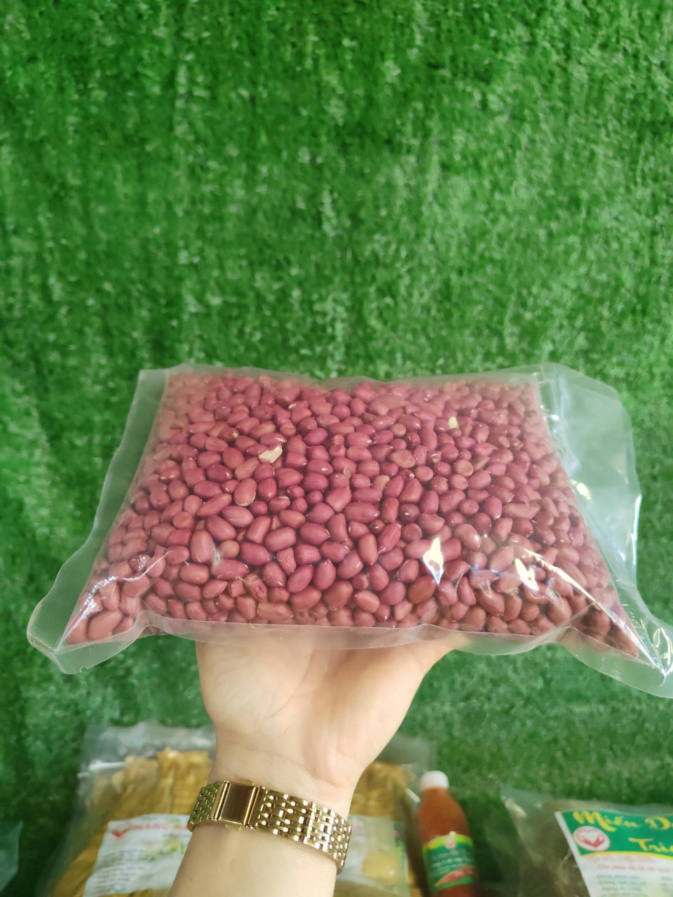 Lạc Đỏ Bắc(đậu phộng đỏ quê) 1kg Bóc Tay từng củ
