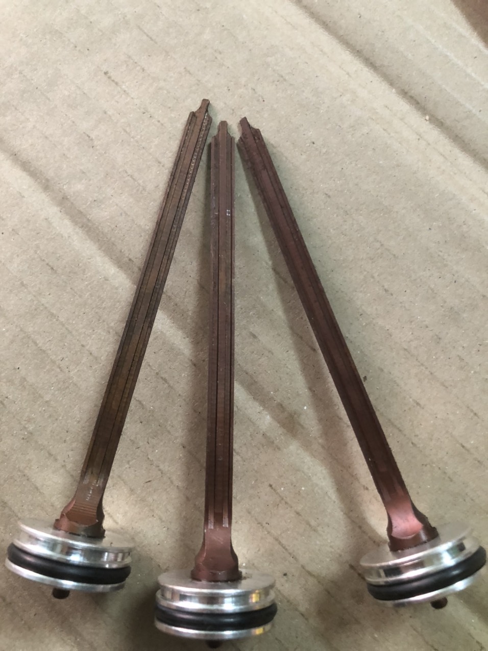 Lưỡi gà súng bắn đinh f50