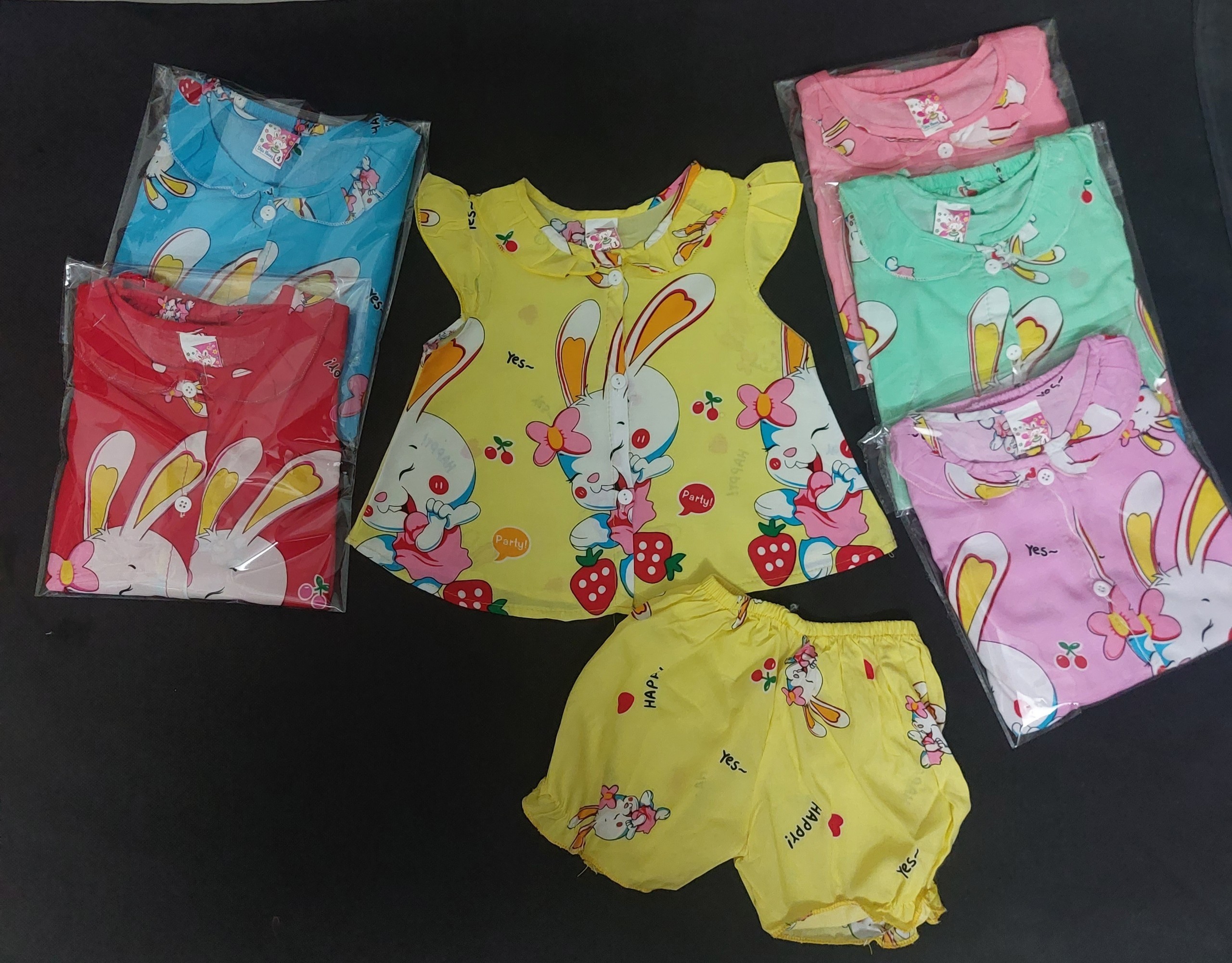 (3 bộ 3 màu 3 họa tiết khác nhau) Combo 3 Bộ Tole Khuy Giữa Bé Gái