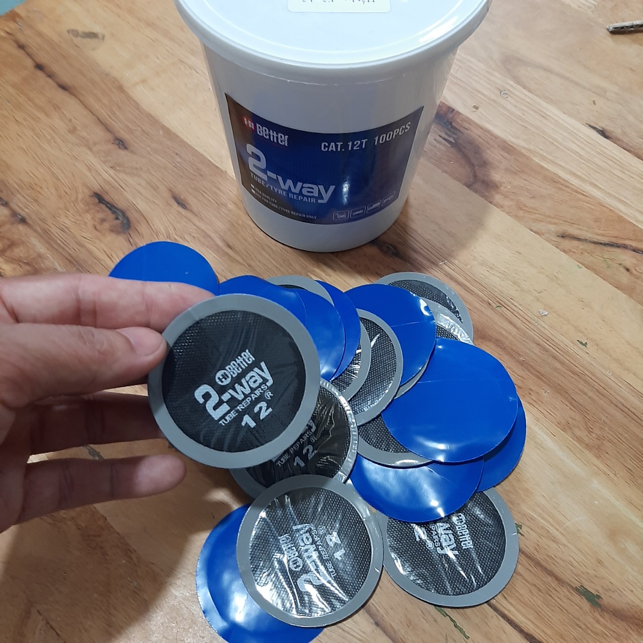 Hộp 100 miếng vá lốp 2way12 kích thước 60mm