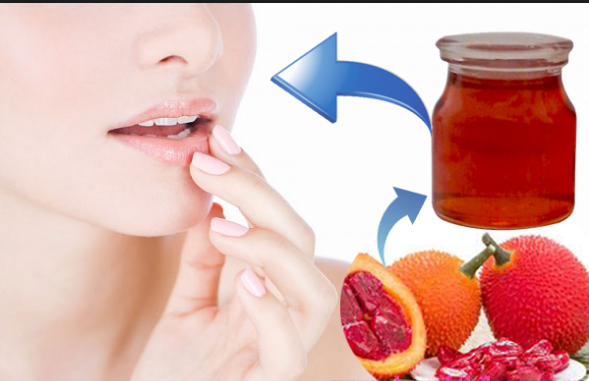 Lăn dưỡng môi dầu gấc 10ml handmade
