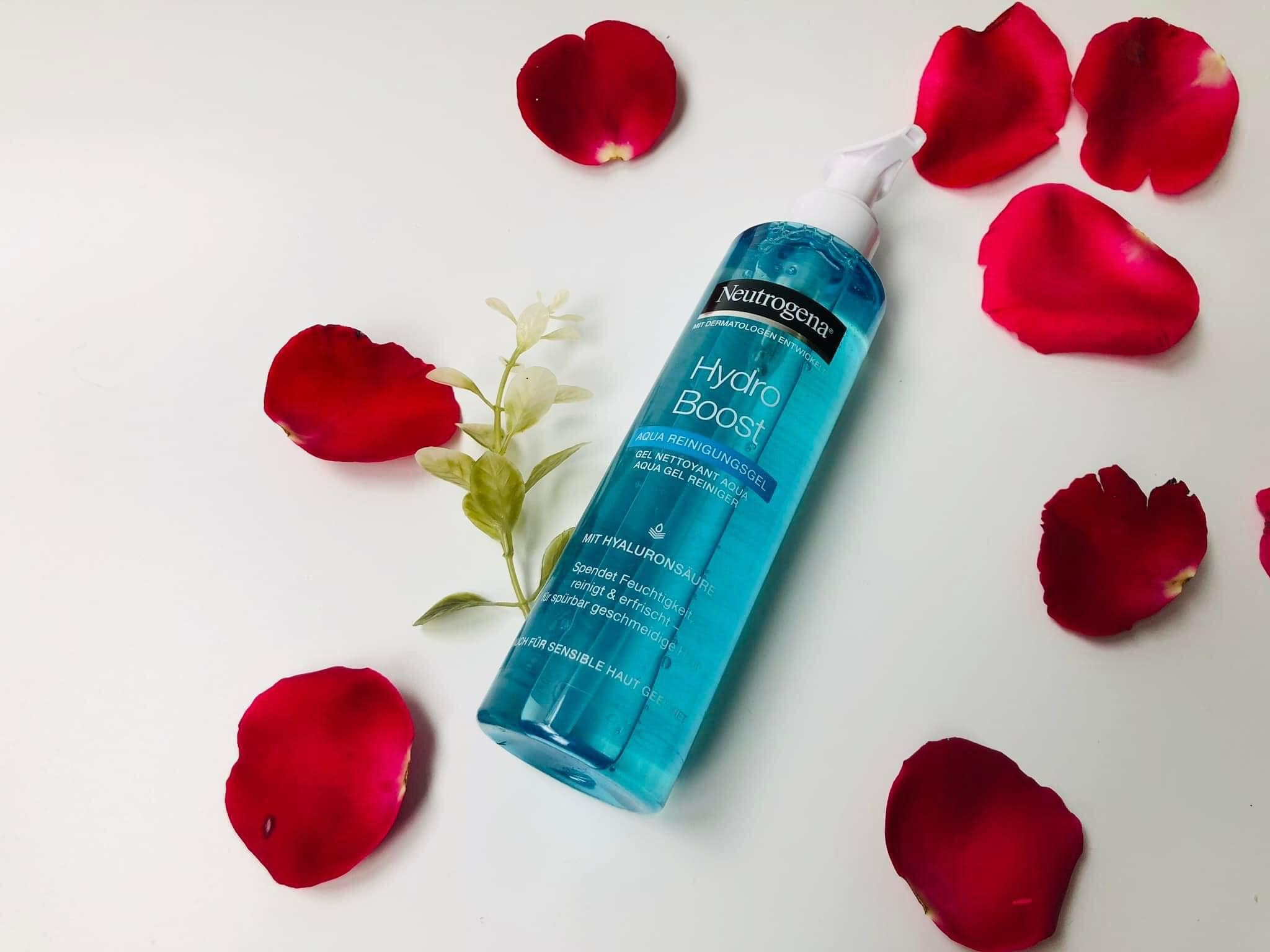 Sữa rửa mặt cung cấp nước Neutrogena Hydro Boost Aqua – Hàng nội địa Đức