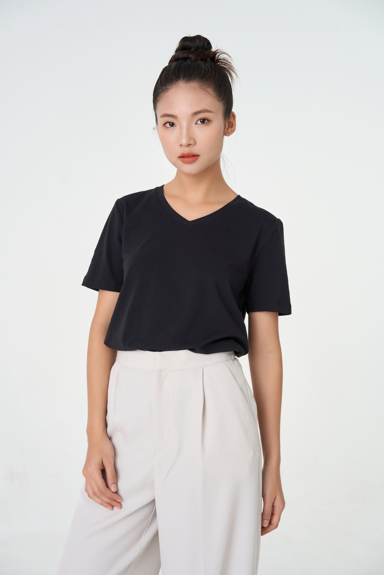[25-29.4 VOUCHER TỚI 1 TRIỆU] Áo phông nữ CANIFA  cổ tim basic chất liệu cotton spandex 6TS23A008
