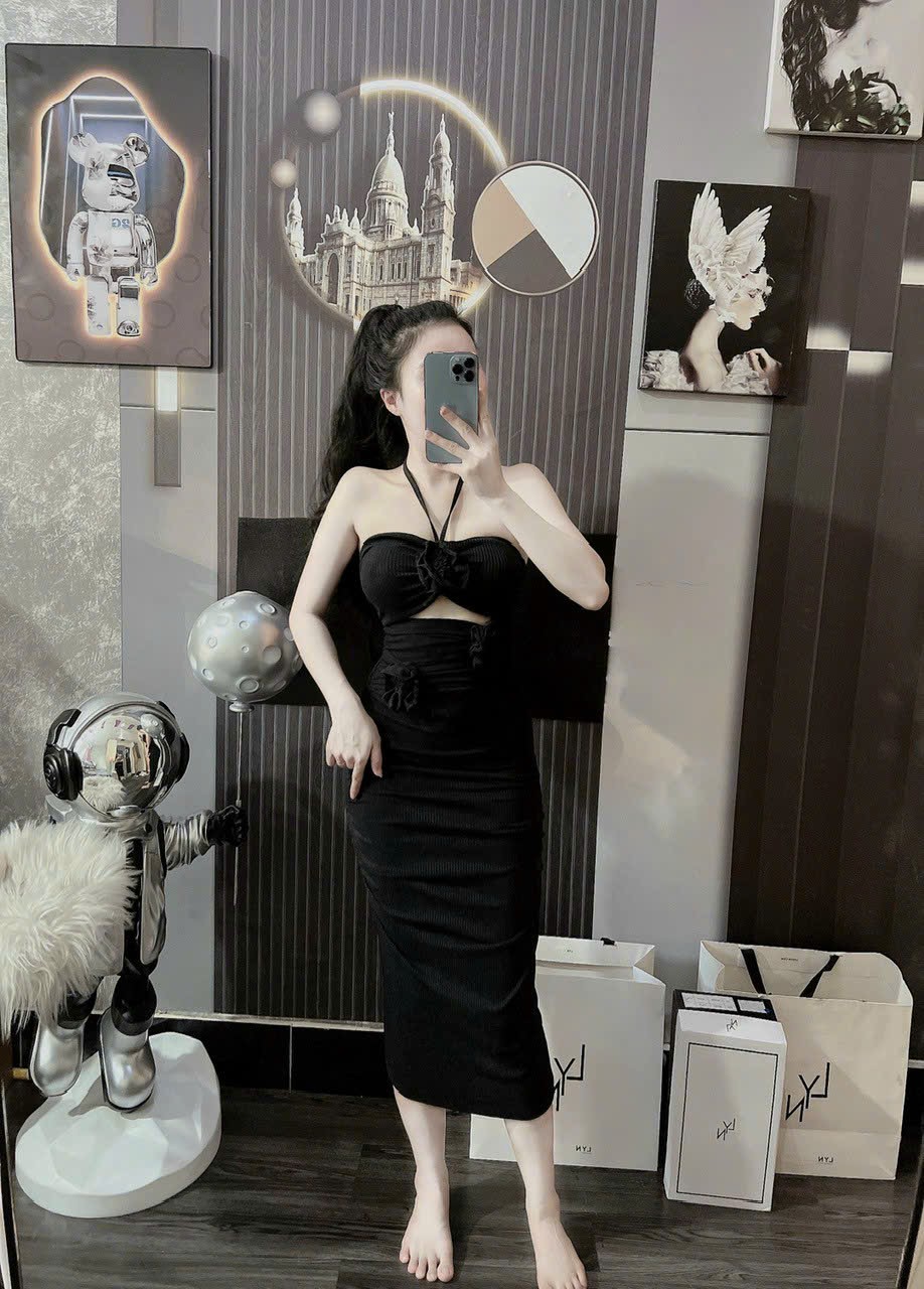 Đầm body yếm hoa LL