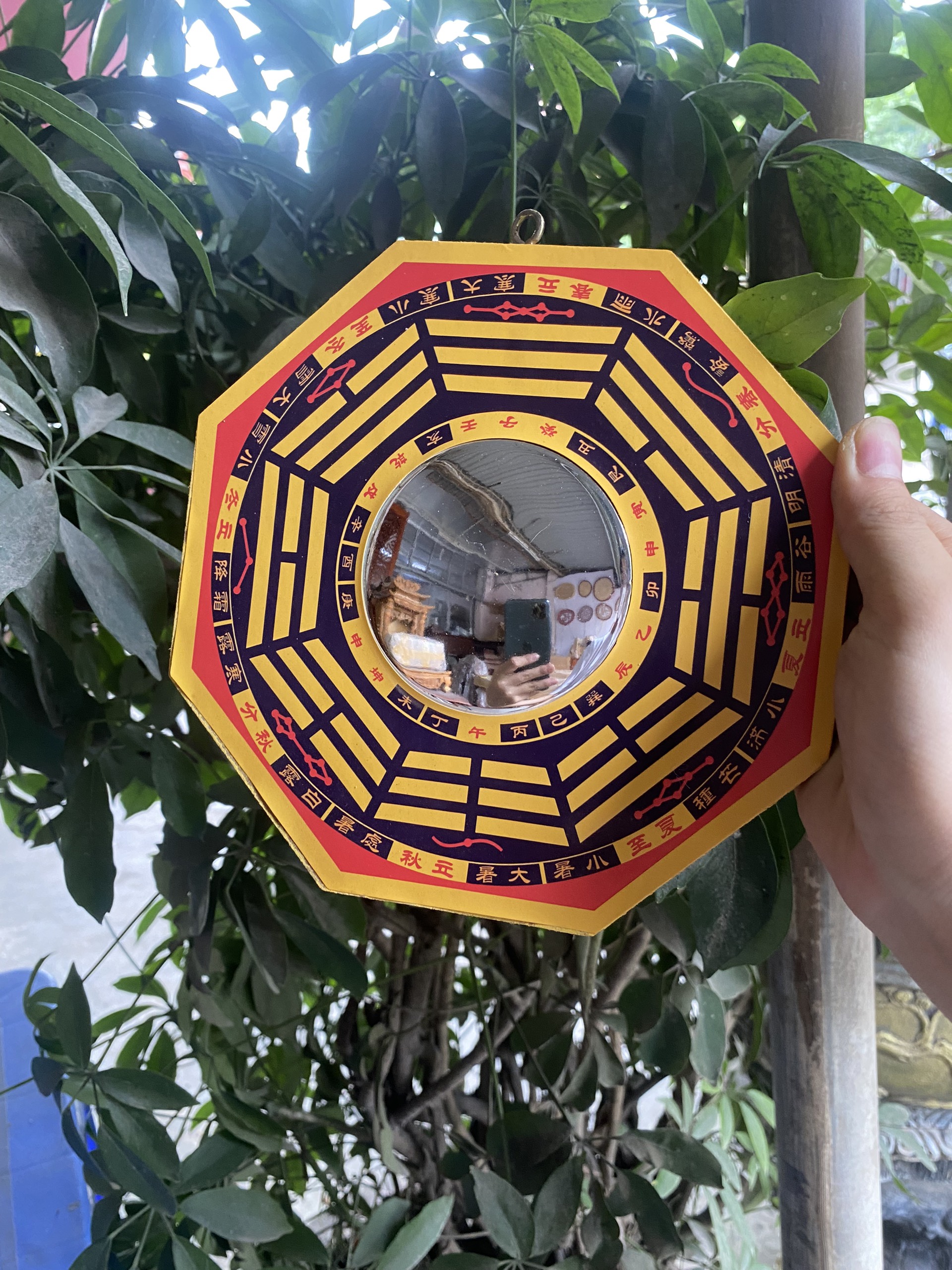 Gương bát quái lồi bằng gỗ