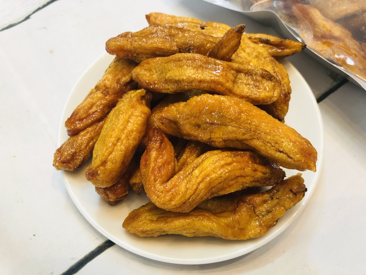 1kg chuối sấy dẻo nguyên trái thơm ngon