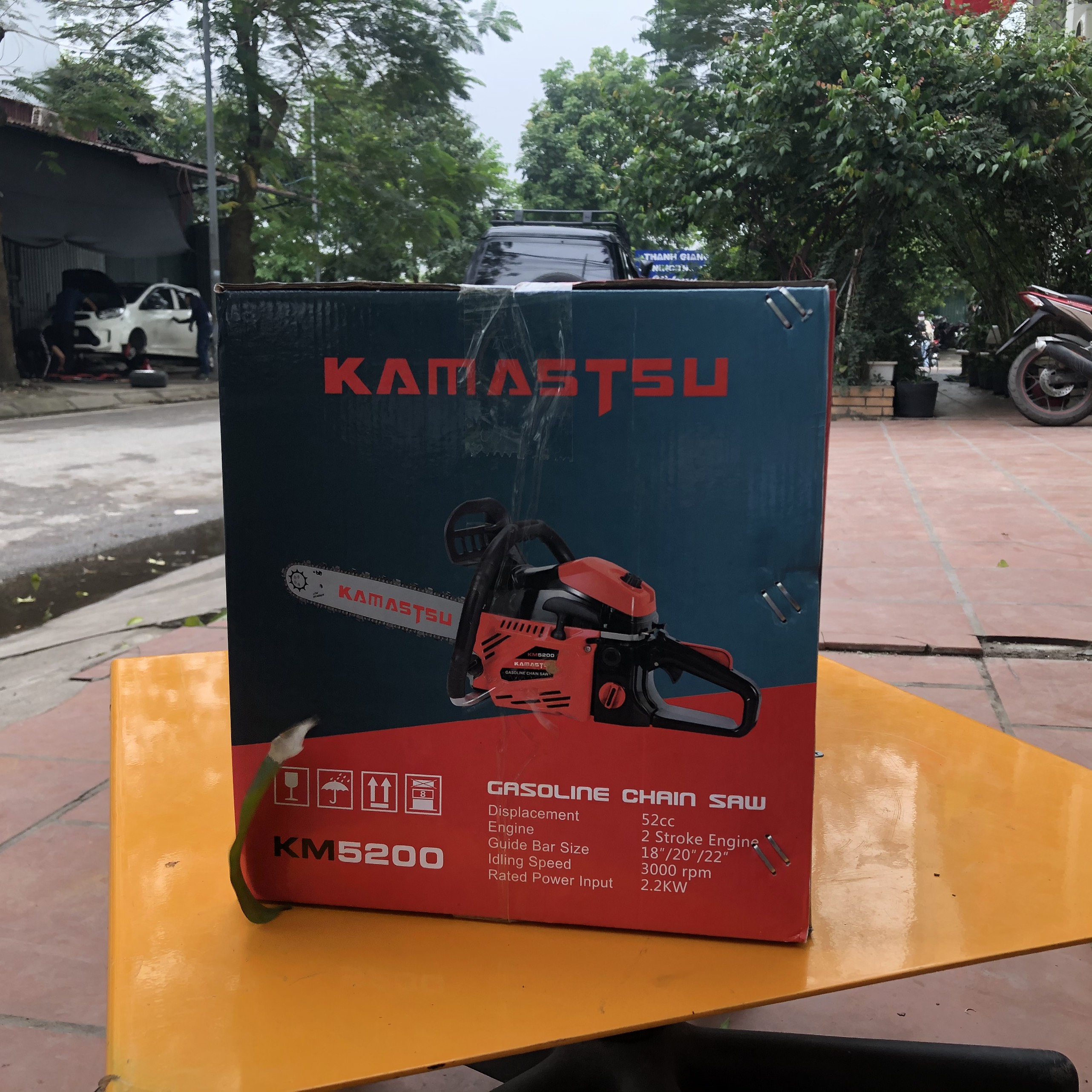 Máy Cưa Xích Kamastsu KM5200 ( bao gồm Lam Xích )
