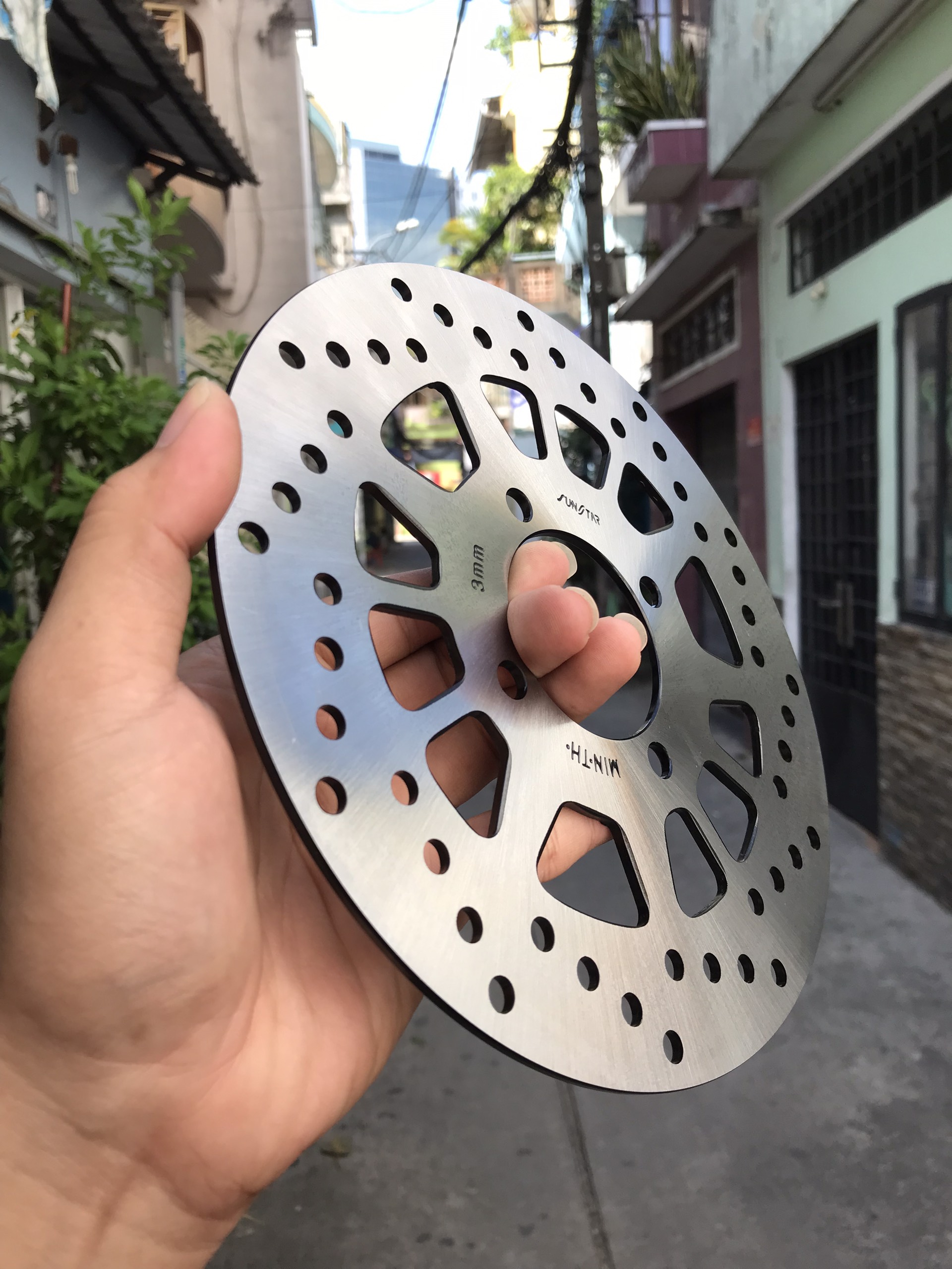 Đĩa trước Sirius, Đĩa Sirius Exciter 135