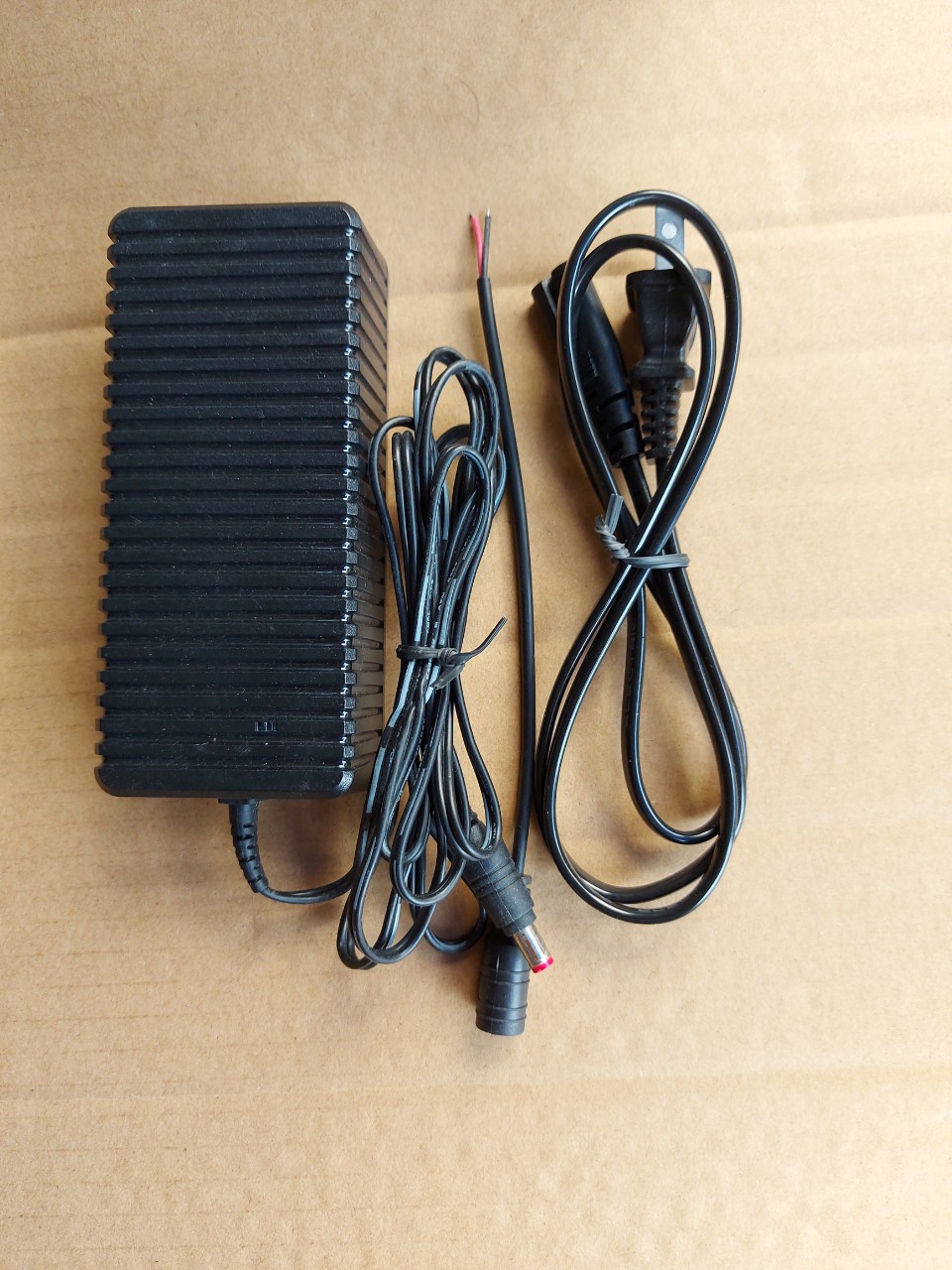 Nguồn Adapter 12V-5A
