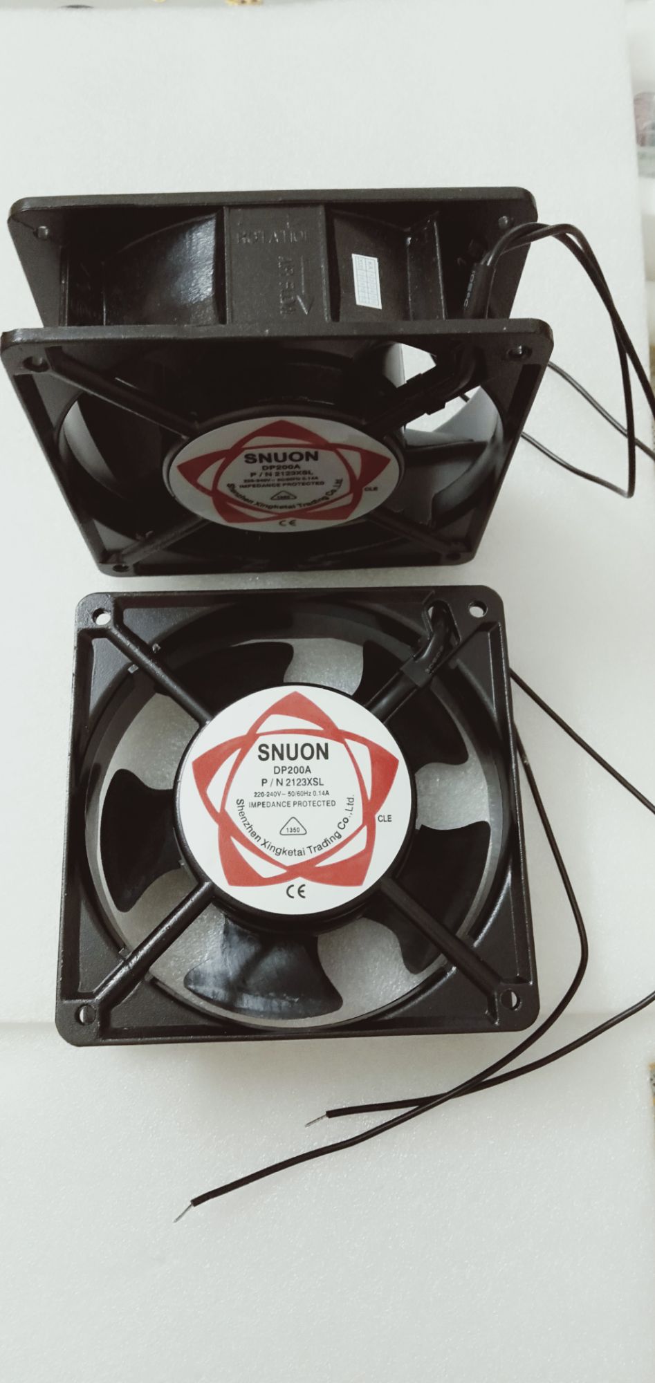 quạt thông gió 220v 12*12cm