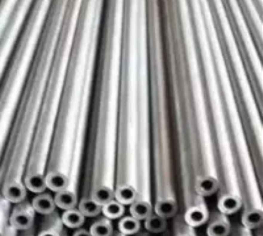 Thanh thép trắng phi 12 lỗ 6ly4