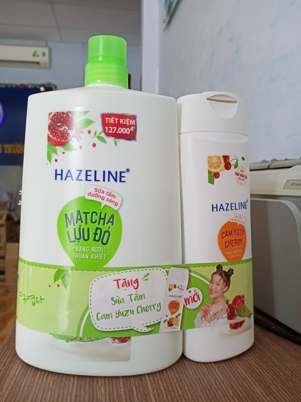 Sữa tắm Hazeline Matcha Lựu đỏ 1,2kg Tặng sữa tắm Cam Yuzu Cherry 300g