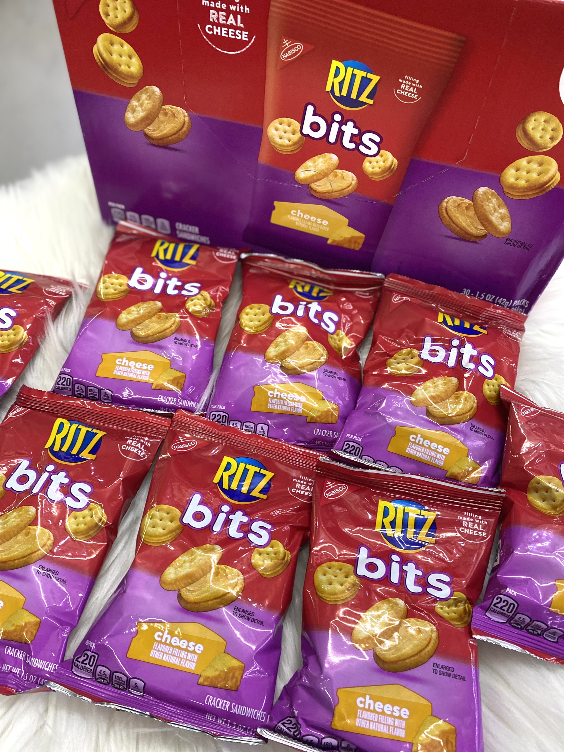 BÁNH QUY KẸO PHÔ MAI RITZ BIT USA