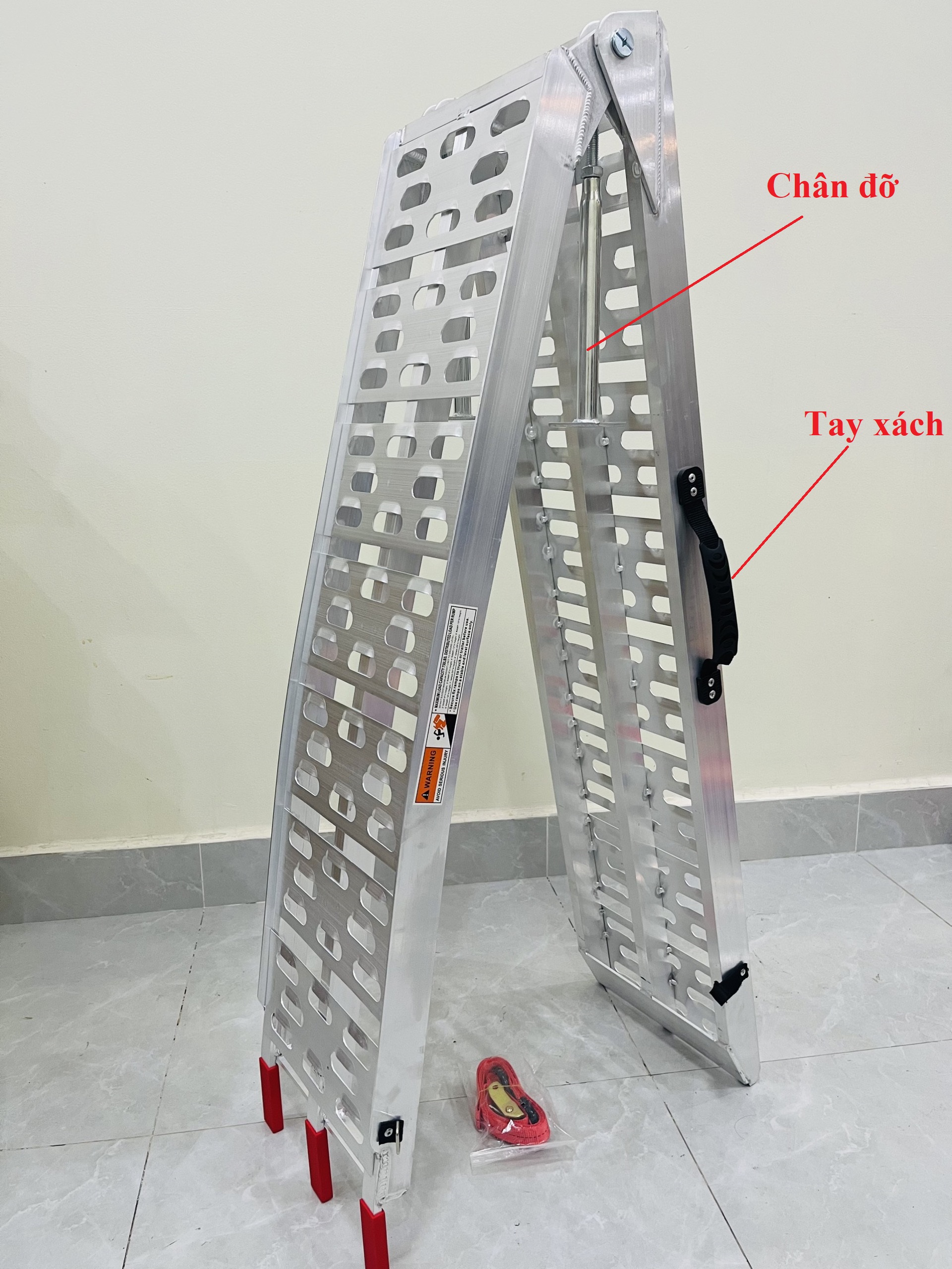 THANG DẪN XE MÁY LÊN XE BÁN TẢI