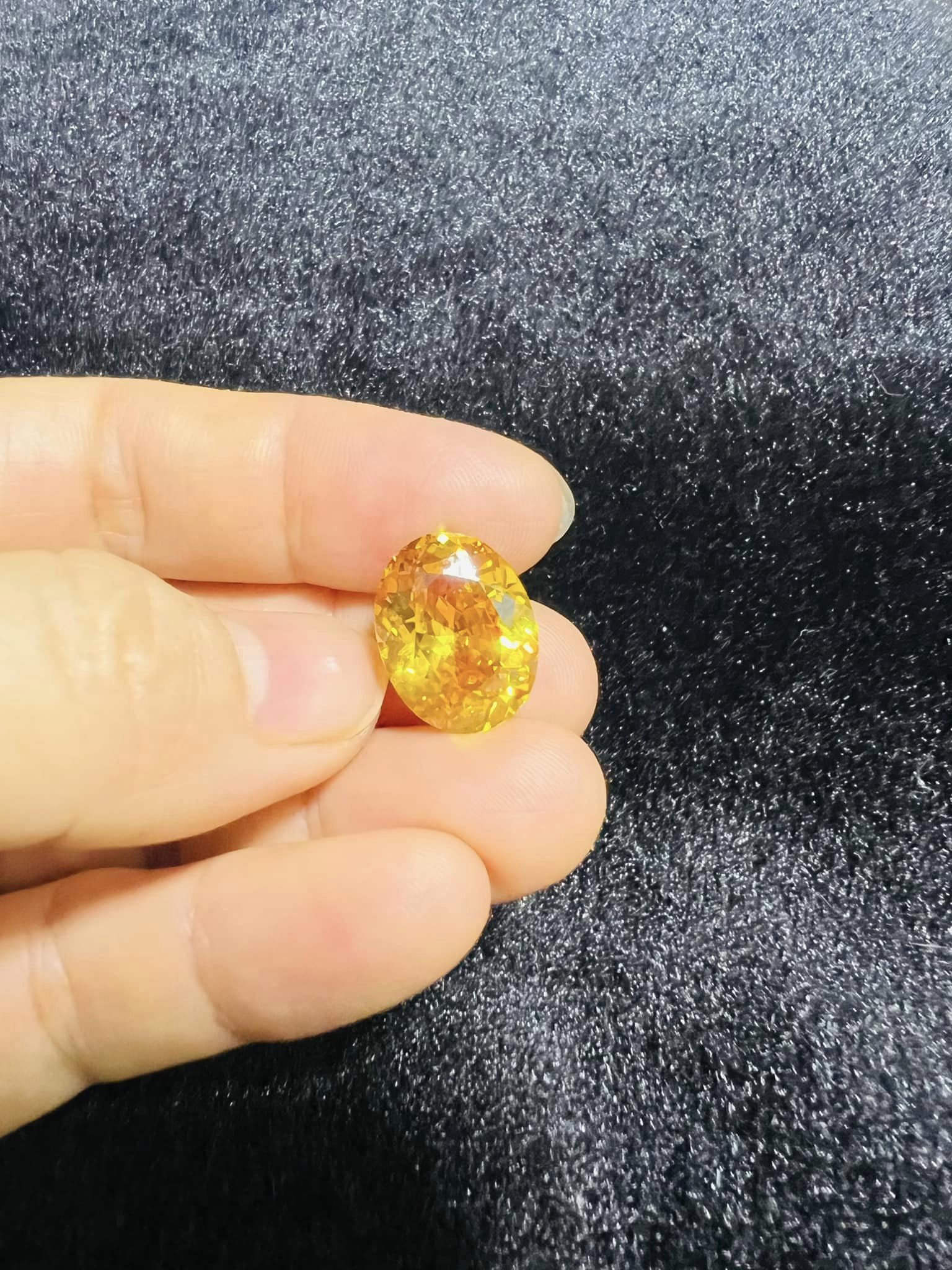 Mặt nhẫn thạch anh vàng cắt giác sáng lấp lánh
