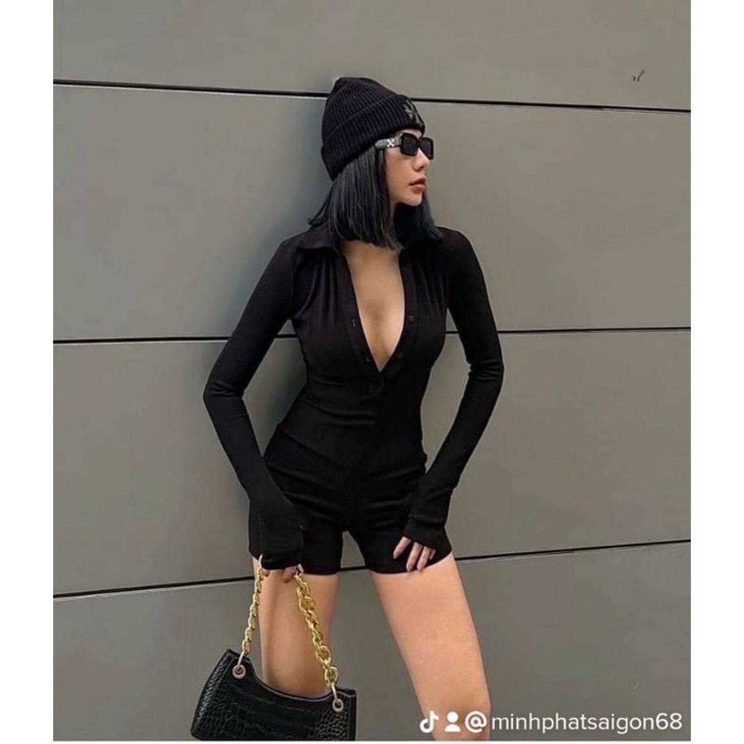 Jump nữ bikini màu đen tay dài