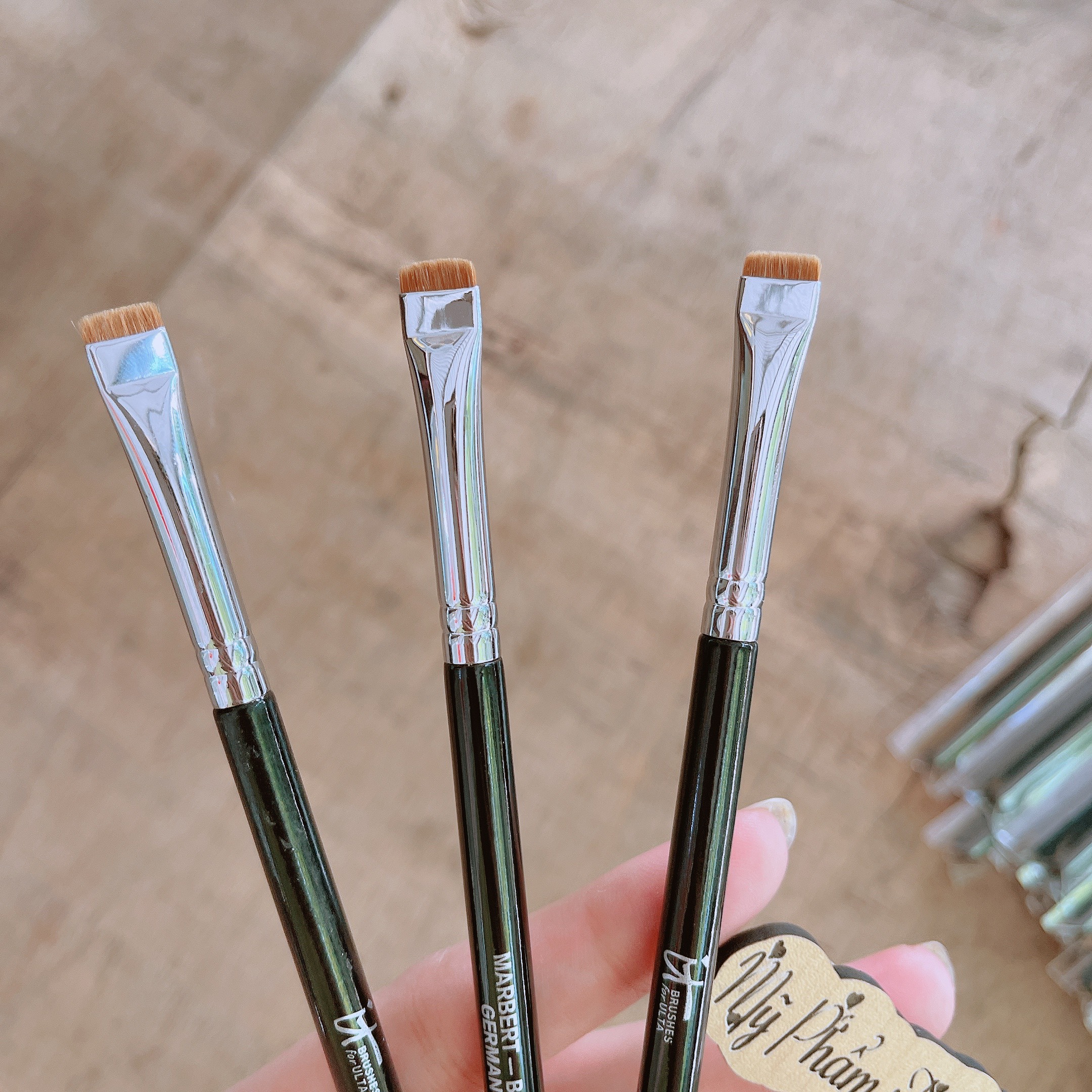 Cọ Tém Mày IT Brushes for Ulta Cao Cấp Số 27 [Chính Hãng]