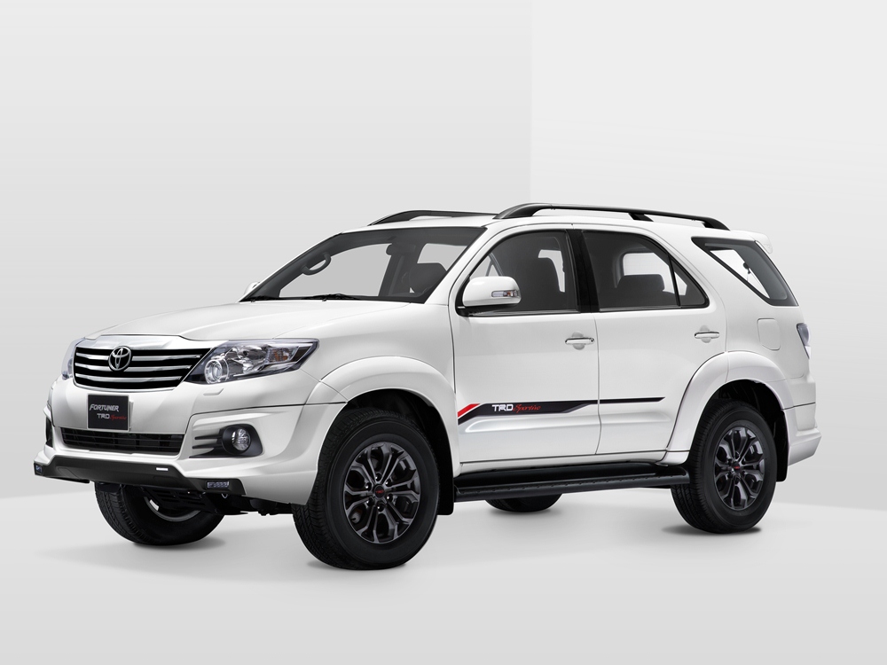 Tem dán sườn xe fortuner TRD
