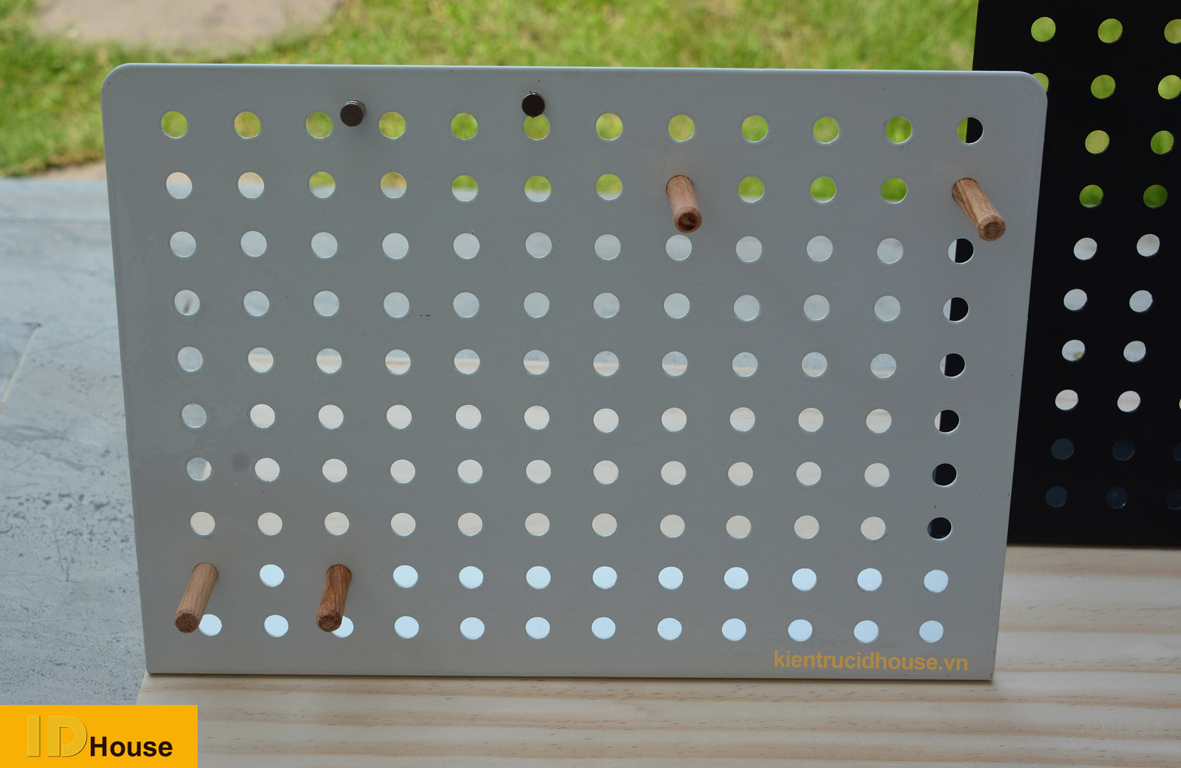 Bảng Pegboard Kim Loại mini để bàn