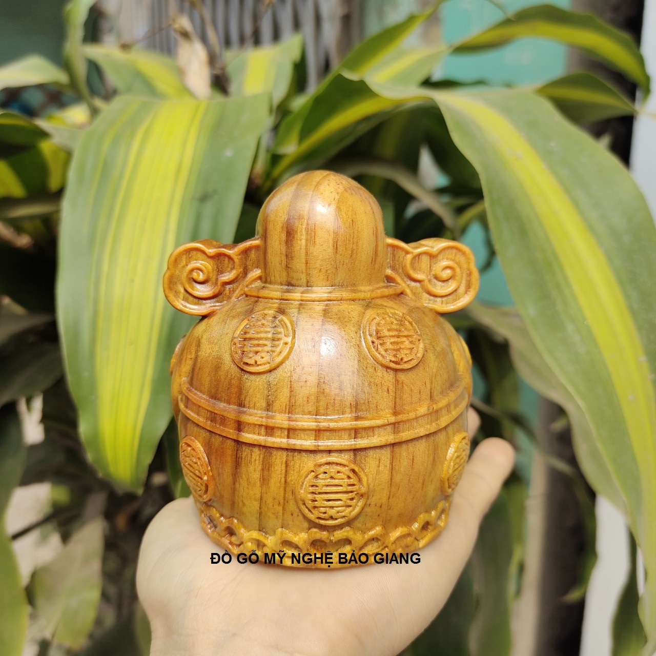 Tượng thần tài gỗ huyết long