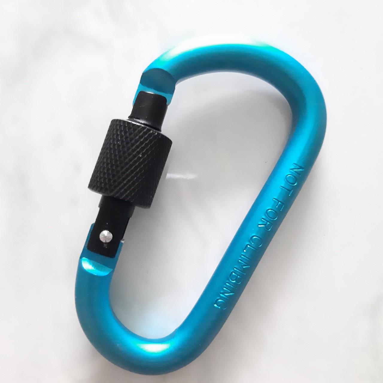 MÓC KHÓA CHỮ D