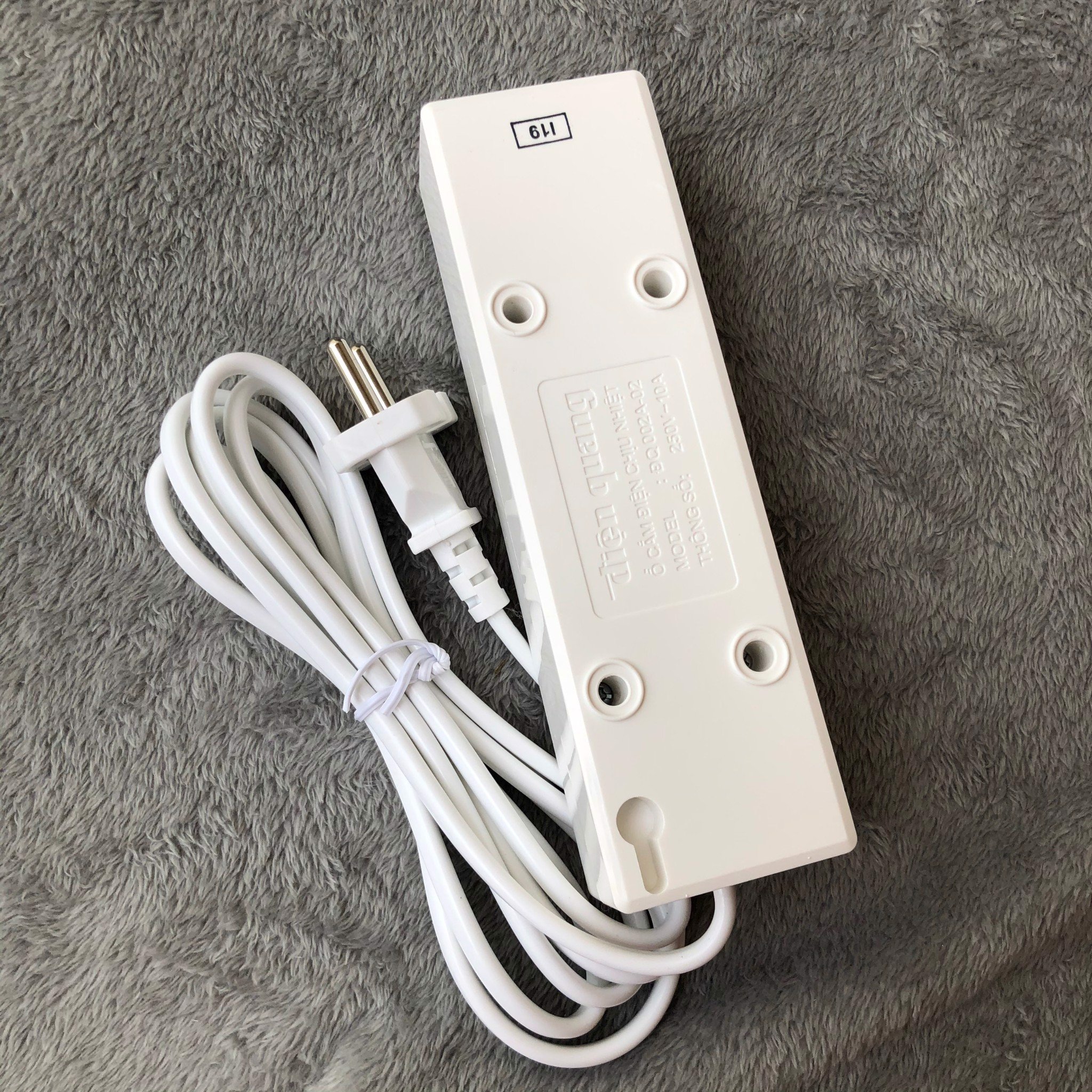 Ổ Cắm Điện Quang ĐQ 002A-02 ( 3 lỗ )