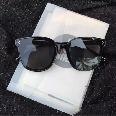 [HCM]Kính Đi Biển Gọng Đen 3 Chấm Hot Teen P070