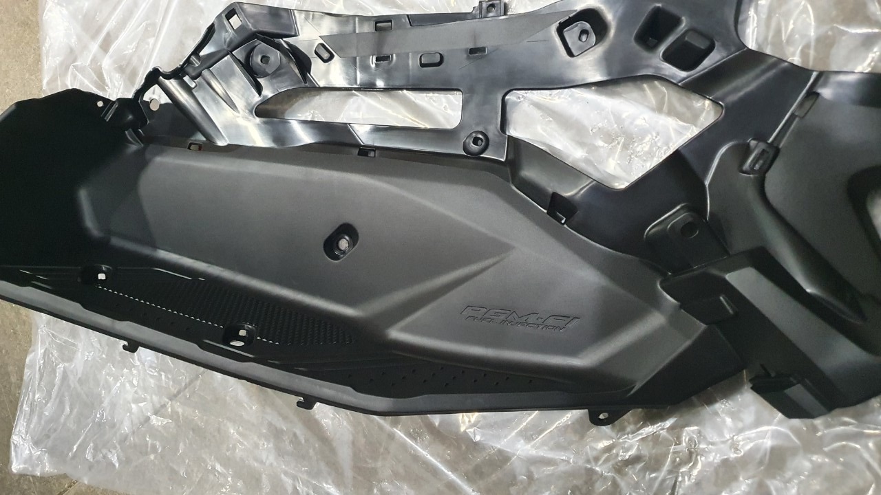 [HCM]YẾM GÁC CHÂN ĐEN HONDA AIR BLADE 2020