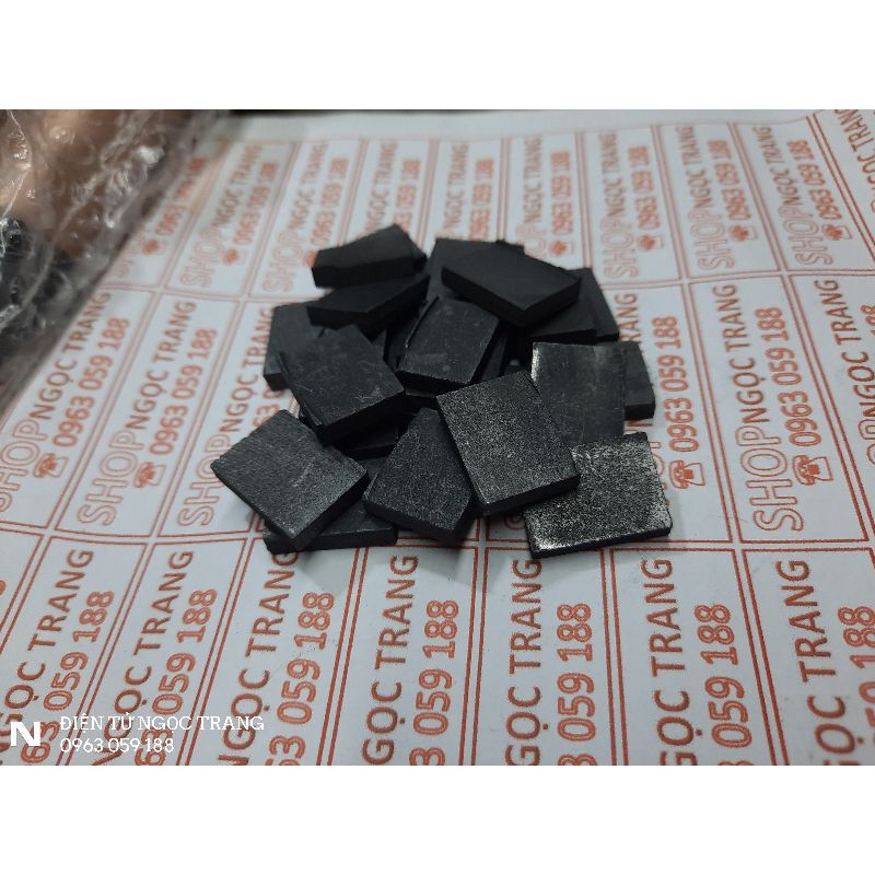 Chổi than dùng cho các ổn áp lioa - giá 2 cái
