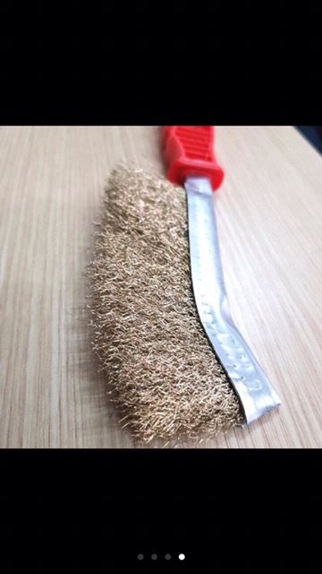 Bàn Chải Đánh Rỉ Tay Đỏ