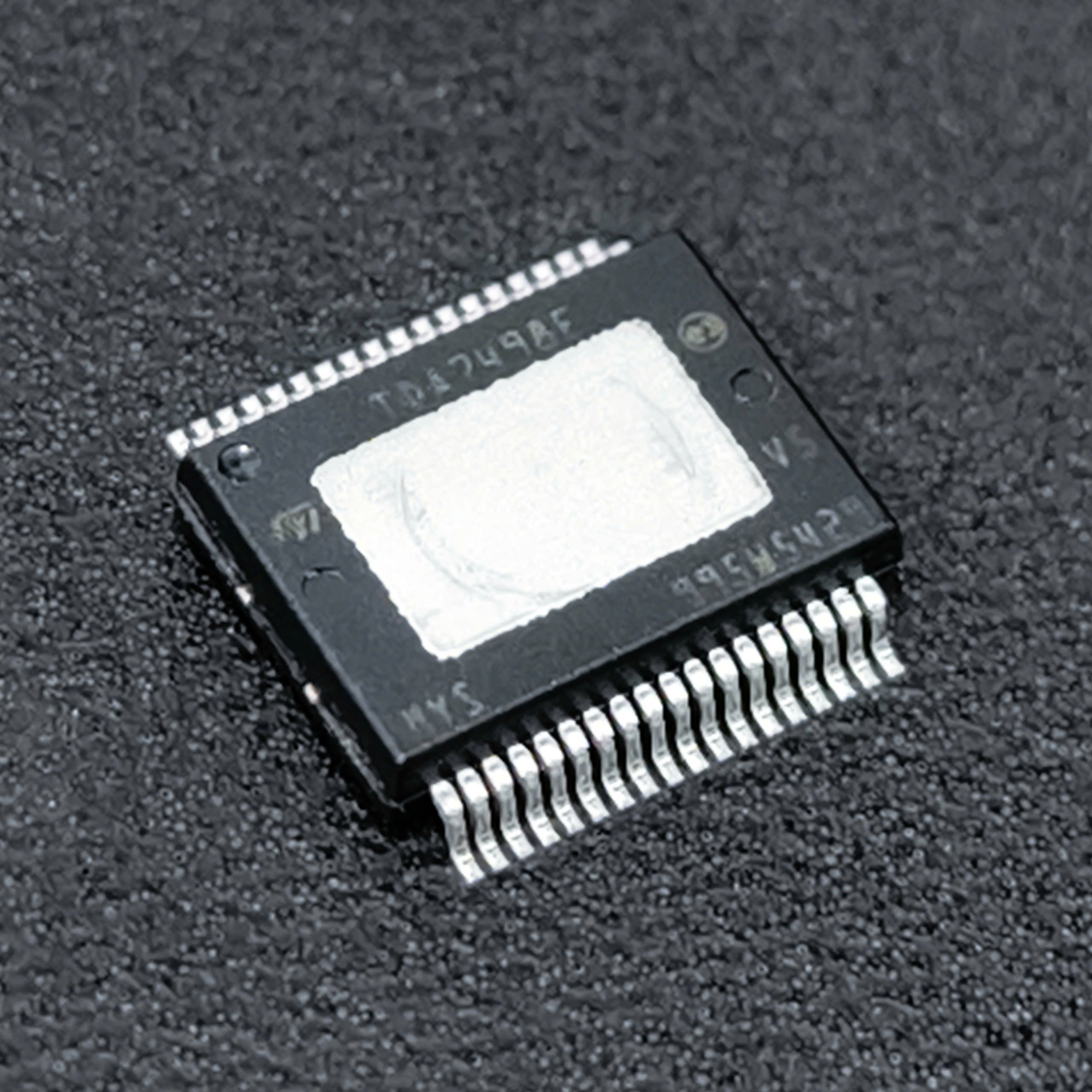TDA7498 TDA7498ETR TDA7498E IC khuếch đại Class D SSOP-36