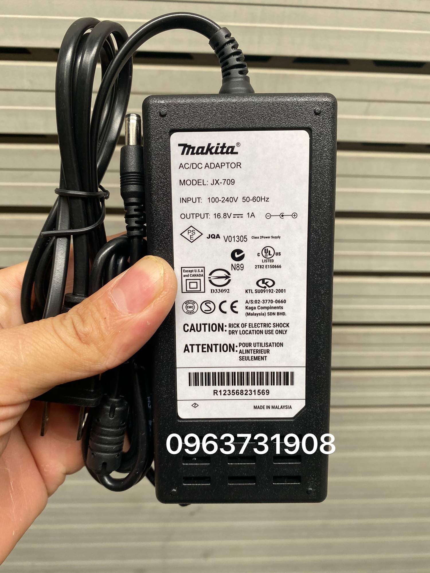 Sạc pin máy khoan 16.8v 1A hàng chất lượng cao`