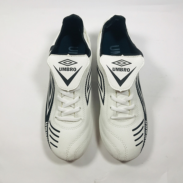 Giày đá bóng sân cỏ nhân tạo Umbro trắng