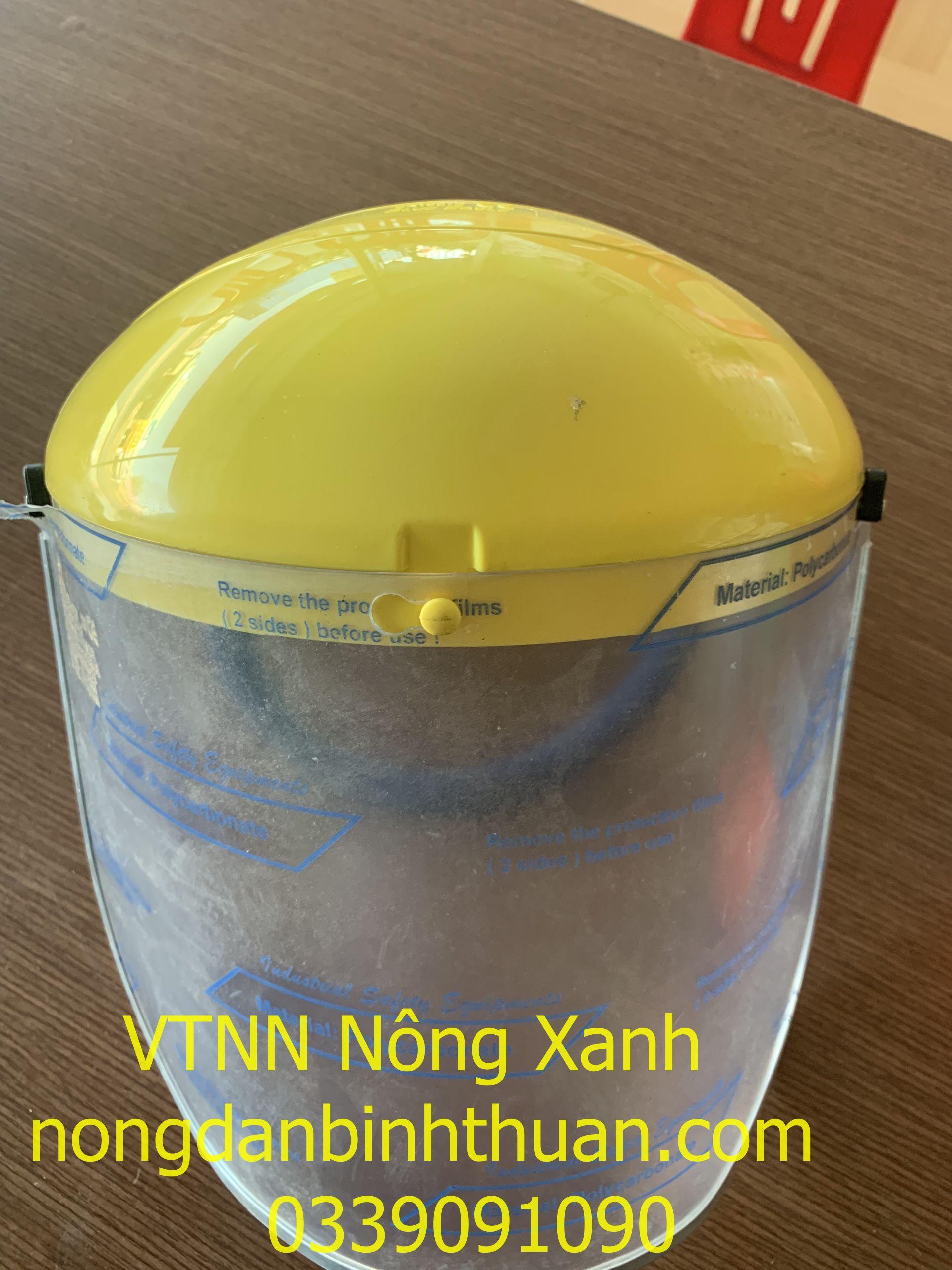 Nón cắt cỏ, xịt thuốc BVTV