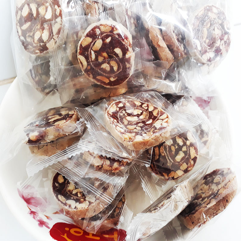 Mứt chuối béo cuộn bánh tráng 500g