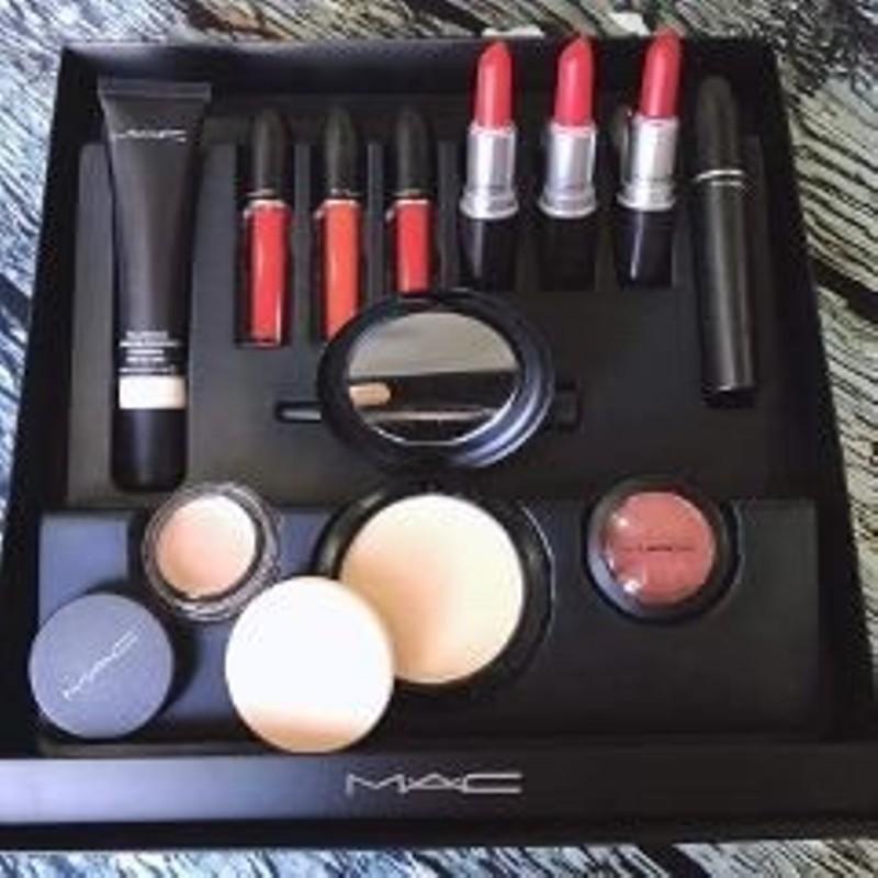 bộ kít trang điểm 12 món MAC sang trọng