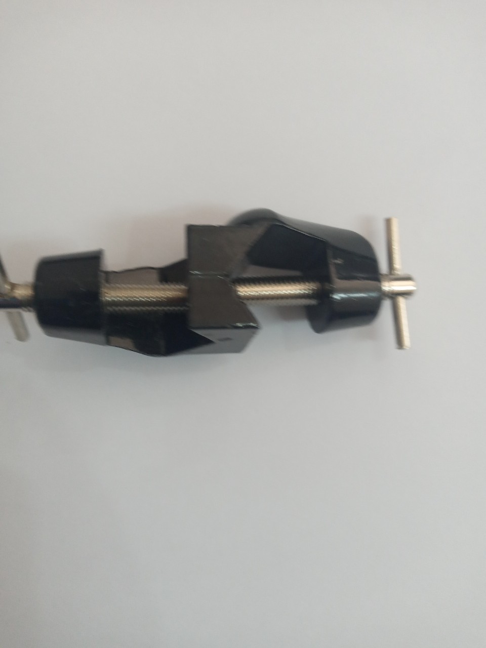 Bọ kẹp giá đỡ thí nghiệm, ren xoáy, độ mở 2.5 cm