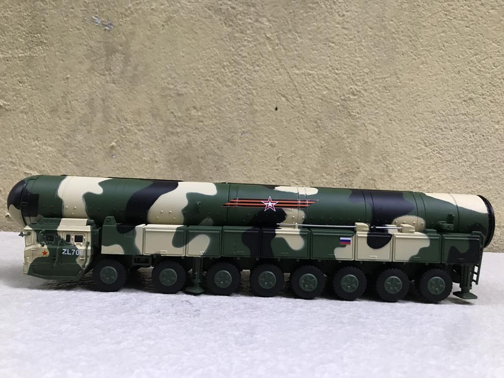 [HCM]Mô hình xe xe quân sự  Topol-M  1:64