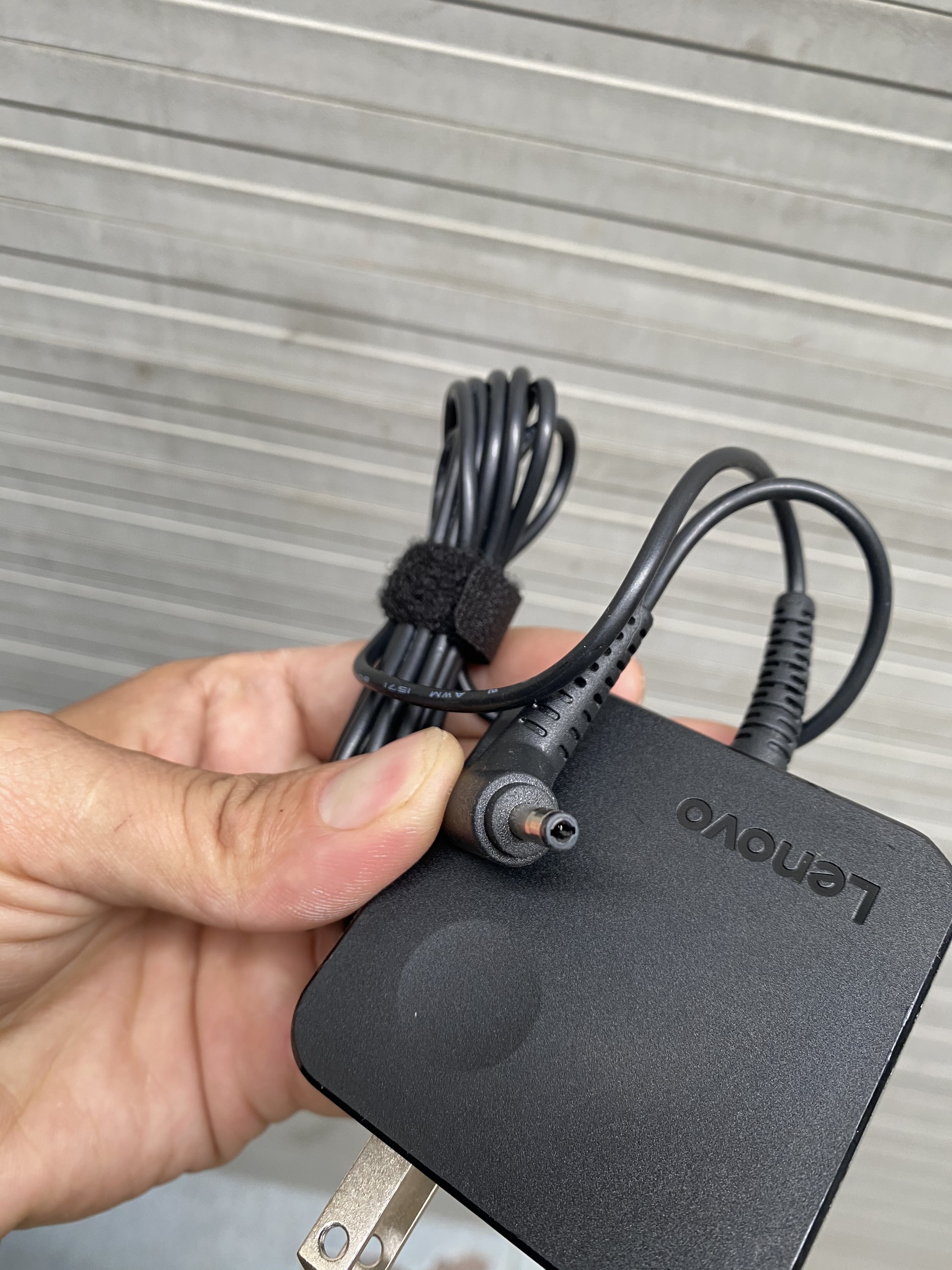 Sạc laptop lenovo 20V 2.25A