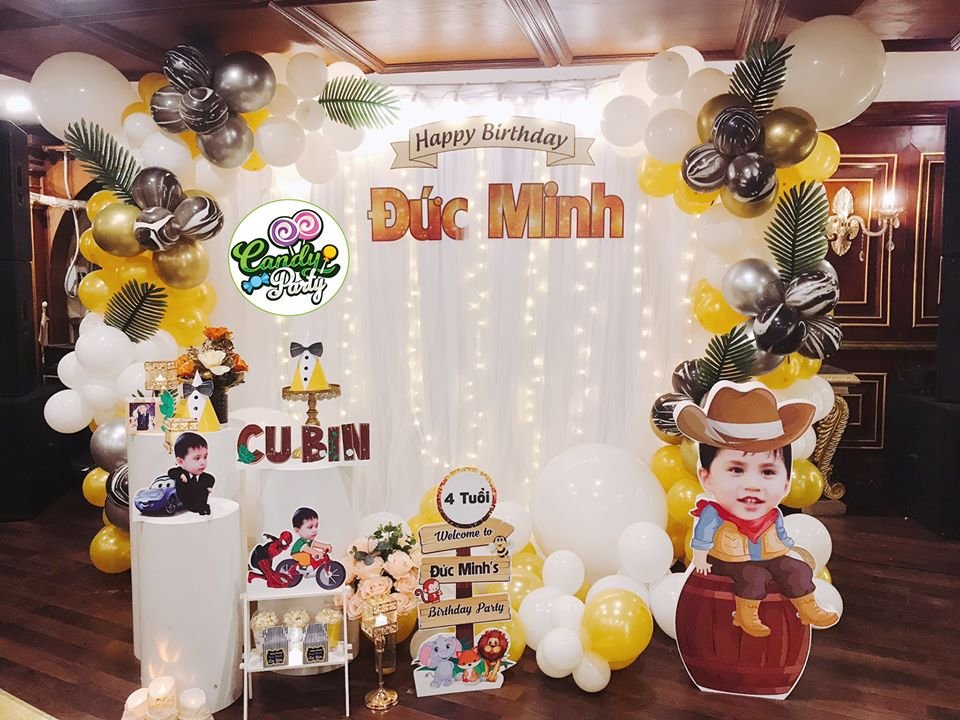 Vải voan dùng làm rèm voan, quây bàn