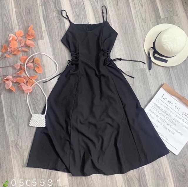Đầm đen 2 dây đan eo