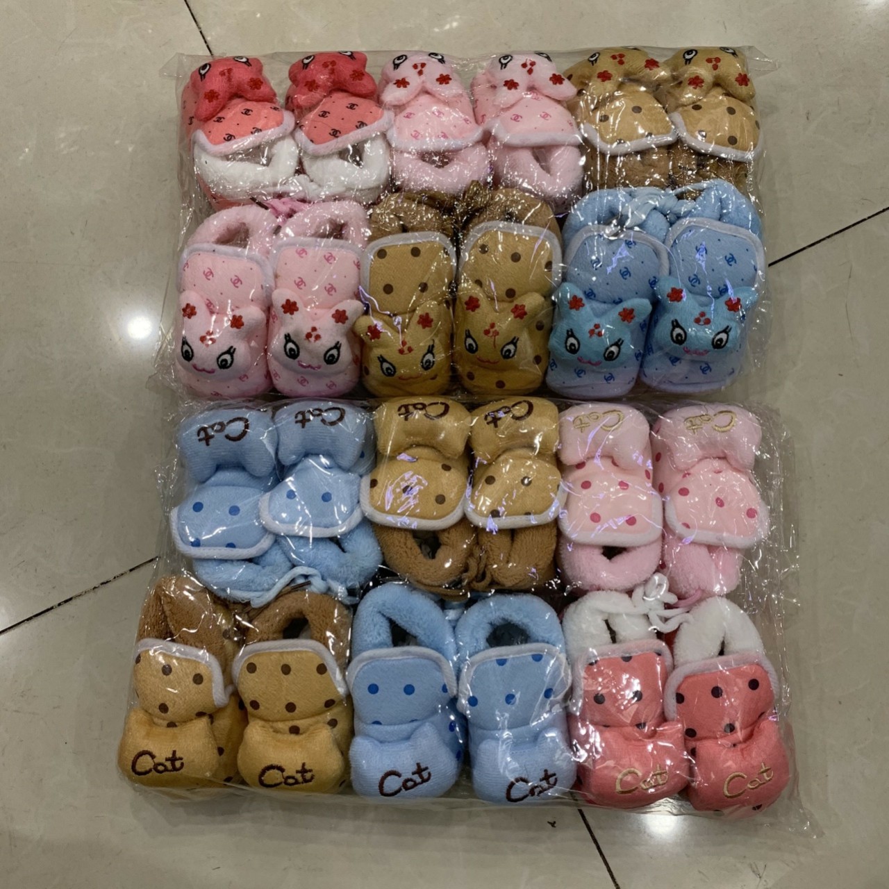 [HCM]Combo 02 đôi giày nhung có dây cột cho bé 2-9 tháng