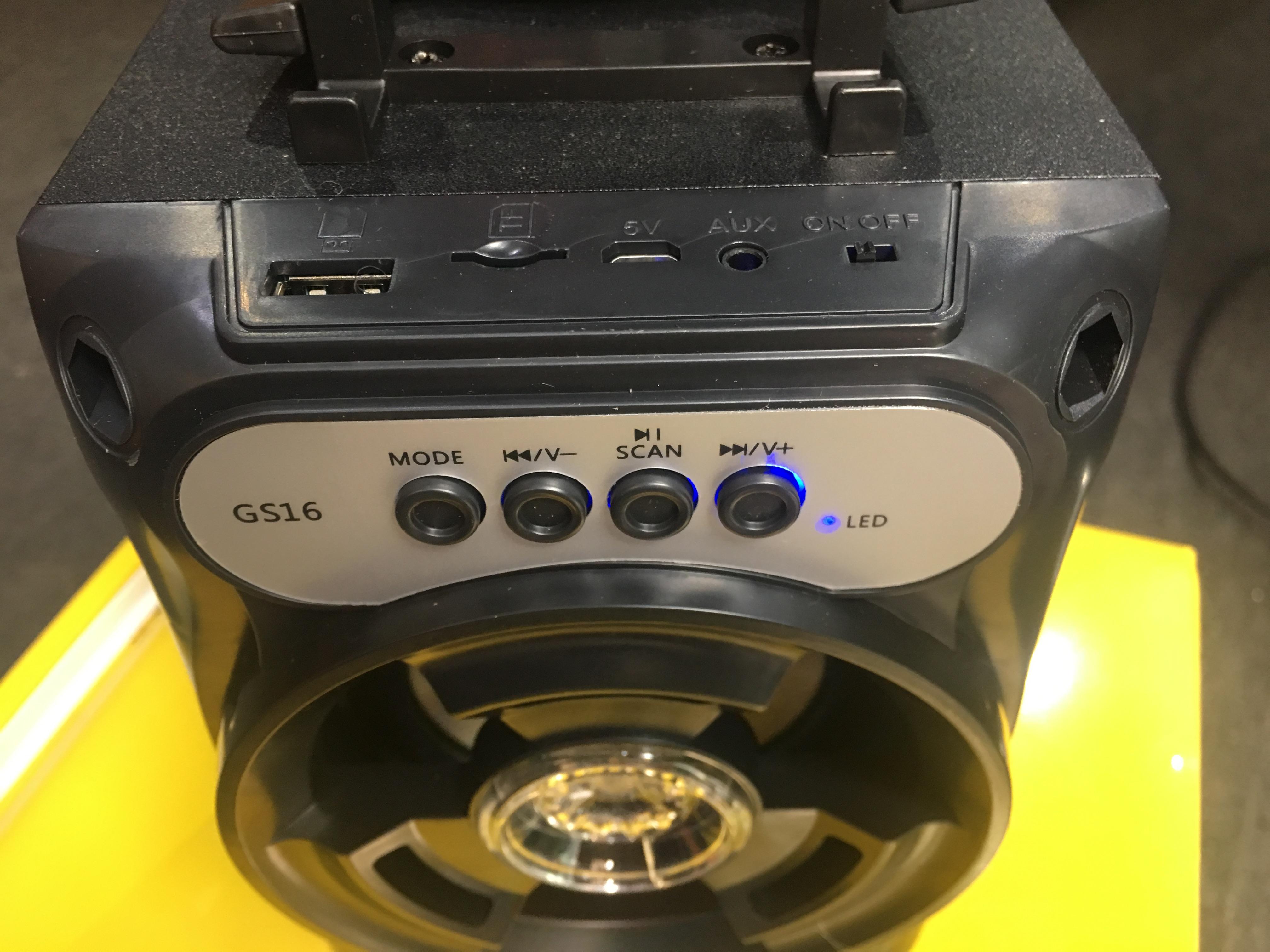 Loa Bluetooth xách tay có led