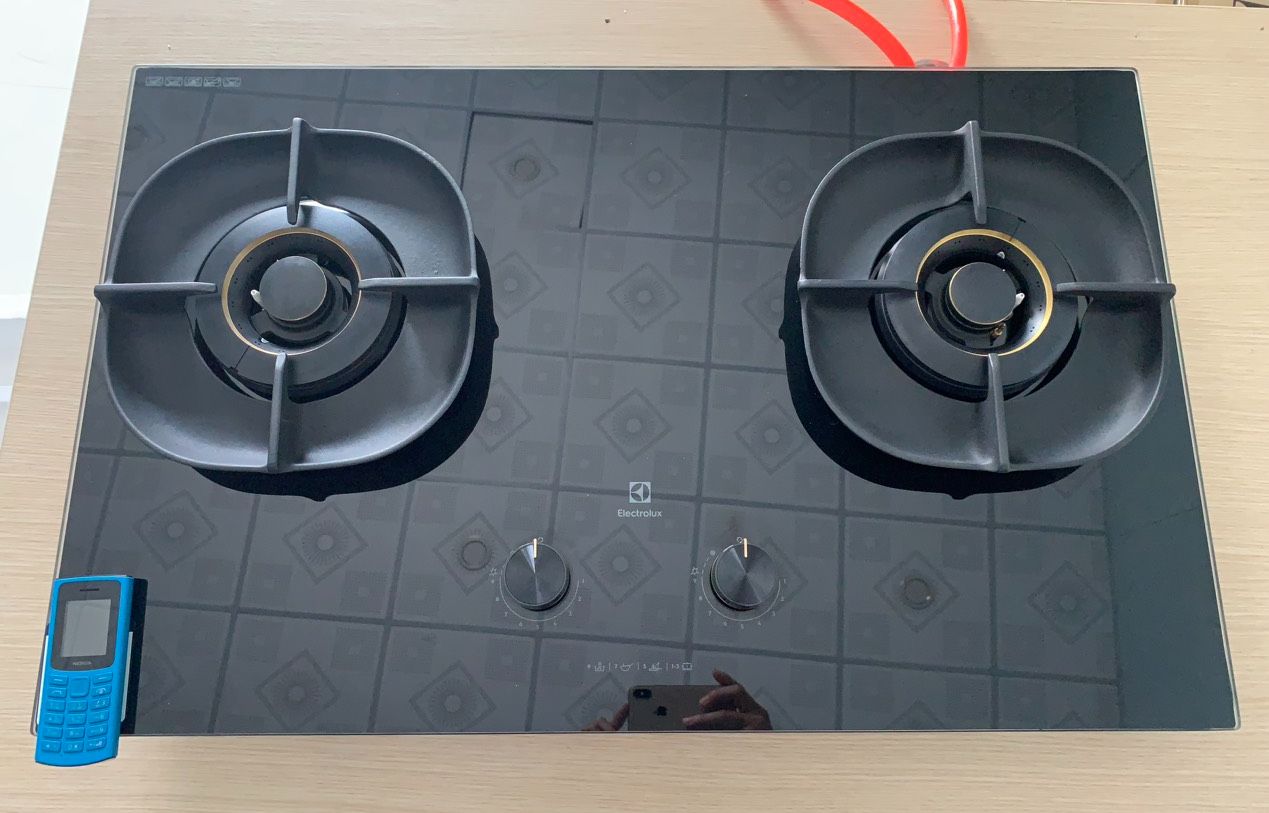Original Electrolux ehg8250bc gas stove display + free gift gas wire felt tempered glass IC pressure glass brass saving burners