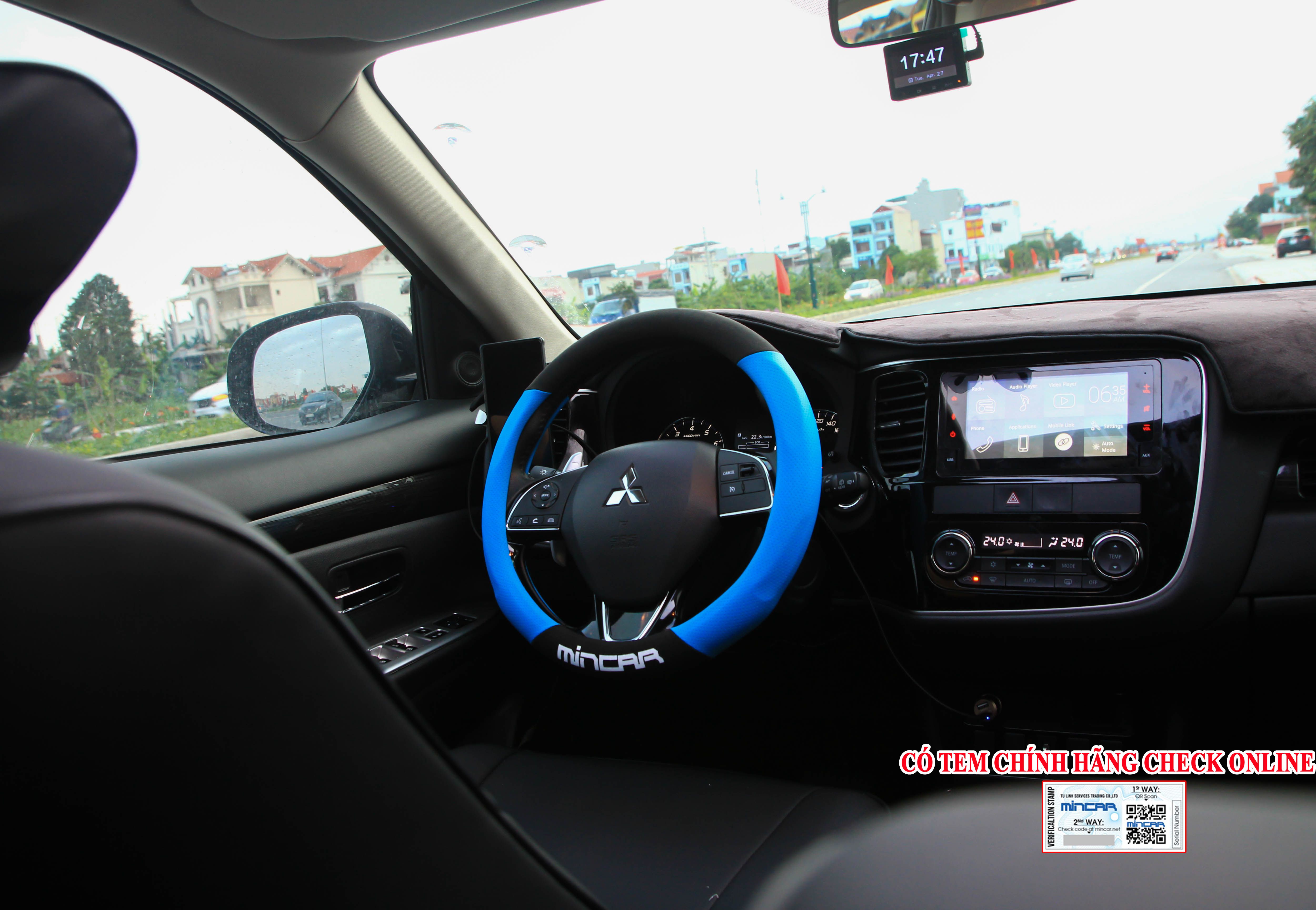 Bọc vô lăng chất liệu da lộn Alcantara cao cấp hàng