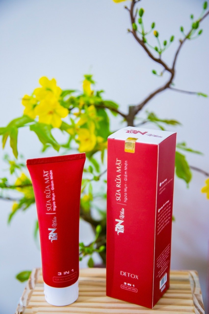 [HCM]Sữa rửa mặt hồng sâm cao cấp BN WHITE