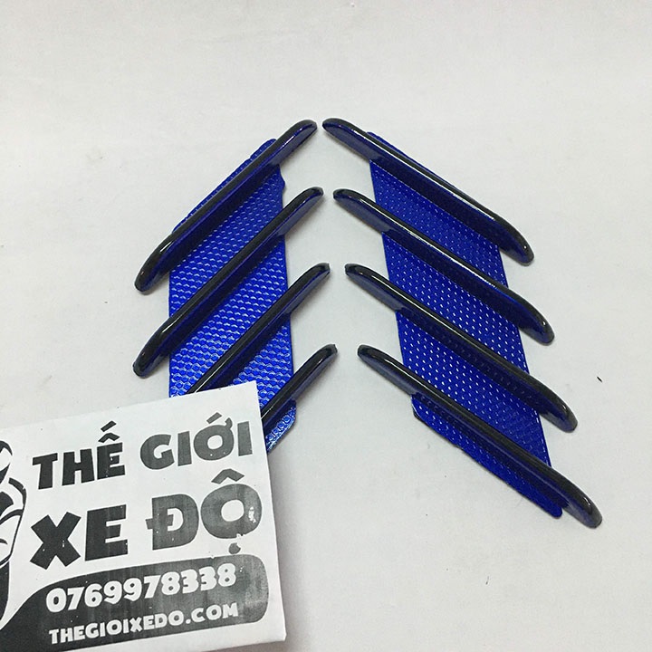 Cặp mèo cào dán xe máy