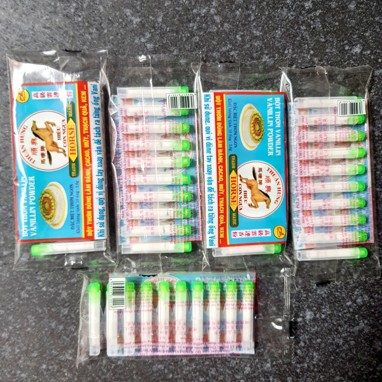 1 hộp Bột thơm vani Thuận Hưng (100 ống)