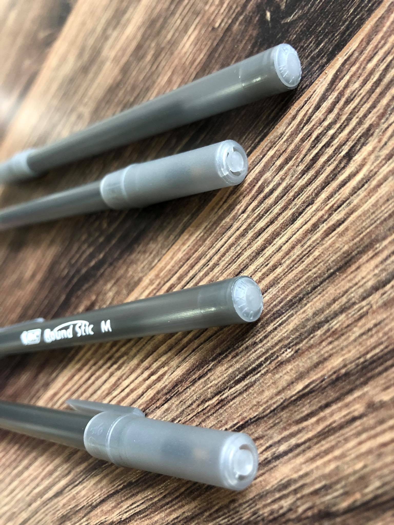 4 bút BIC đen round stic M pen tapping